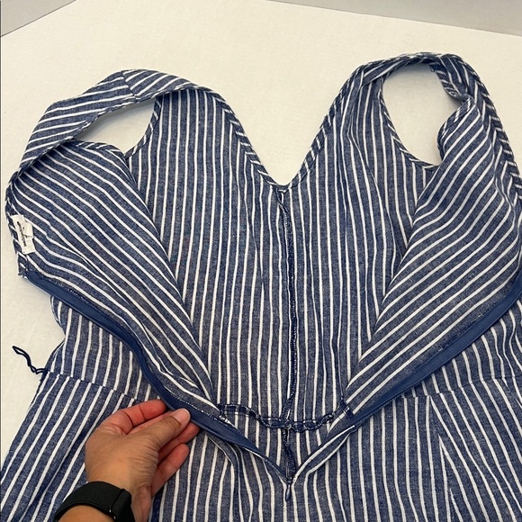 BEACH LUNCH LOUNGE LINEN BLUE & WHITE JUMPSUIT LARGE - Picture 14 of 16